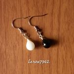 モノトーンな雫ピアス