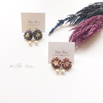 2カラーmilk tea スエードフラワーピアス/イヤリング ラッピング対応