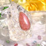 ☆１点もの☆情熱の石★薔薇色の人生★アルゼンチン産インカローズ★ペンダントトップ★２４×１３．５ｍｍ（バチカン含む全長３０．６ｍｍ）★材質Silver 925★