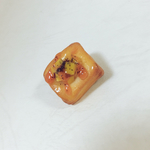 ひとつだけちょうだいブローチ～さつまいもデニッシュ～