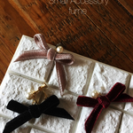lady  velvet  ribbon