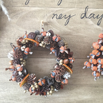 木の実のリース