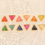 ５ｍｍの三角シェルピアス/イヤリング