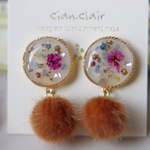 ゴールドサークル・パープルかすみ草とフェイクファーピアス