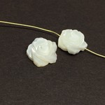 【穴有】マザーオブパール　薔薇（バラ）カット　2個