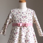 白地に花柄ワンピース　110サイズ