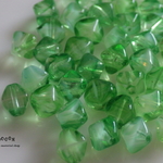 milk green 6mm ◇菱形 チェコビーズ 30個