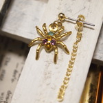 クモのピアス・イヤリング