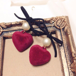 【新作】ベロア❤︎小悪魔ハートとリボンのガーリーイヤリング