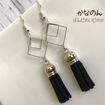 スクエアチャーム×ブラックタッセル シルバーピアス