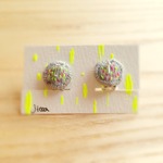 電源のイヤリング(グレー)