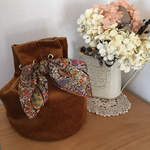 秋冬カラーのコーデュロイ巾着バッグ