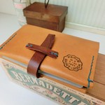 ＜ご予約品＞キャメル色レザーのカードケース＊２０ポケット＊革