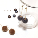 ファーボールの秋冬ピアス/イヤリング