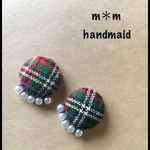 チェック柄にパールがアクセント♡ くるみボタン ♡ ピアス