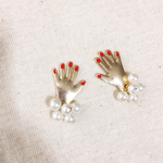 おててチャーム×パール ピアス イヤリング
