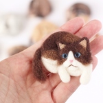 【一点限り】まるまる羊毛ブローチ 猫 ラグドール 羊毛フェルトで作られた丸い動物達