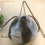再再…販 リバティ　Lサイズ　もふもふ 巾着 ポシェット　チンチラ　グレージュ　ストロベリーシーフ　エコファー