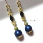 感謝❣️4点限定300円☆菱形パーツ☆ブルーチェコパールのピアス/イヤリング