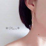 🆙再販✨チタンポストピアス＊wave gold stick＋ゆらゆらCzech glas pearl＊
