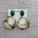 おおぶり グリーン×べっこうピアス