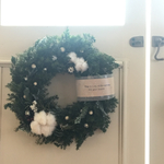 雪降るクリスマスリース