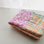 * ラプセニ *　23cm×25cm　リバティパッチワークと6重ガーゼのハンカチ　ガーゼハンカチ　タオル