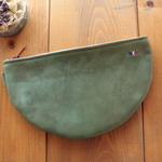 牛革の半円ポーチ　-オリーブリーフグリーン-　1195