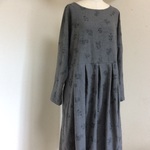 コットンビエラ刺繍 : タックワンピース