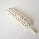 ◆水引◆羽モチーフ バレッタ７㎝◆プラチナパール 白◆