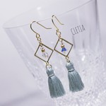 ゆらゆらタッセルとしかくのピアス（イヤリング）