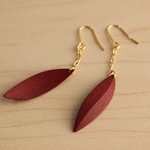 木のピアス　リーフ