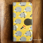 ハリネズミの山歩き★秋・北欧パターン・キノコ・黄色★手帳型スマホケース・スマホカバー★iPhone他Xperia/Android