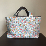  LIBERTY  トートバッグ ＊  Betsy