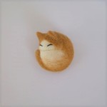 まる猫ミニブローチ（茶白）