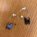 ✴︎一点モノ✴︎黒猫とハートのシンプルピアス