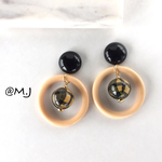 black×checkのフープピアス・イヤリング