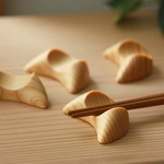 木の箸置き 三日月形 ひのき 『受注製作』