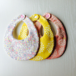 【再販9】【3枚セット＊送料無料】お花のレース刺繍×花柄スタイ