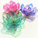 ３色の大きな透蓮のヘアコーム
