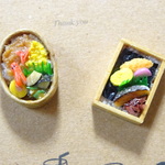 そぼろ弁当とのり弁のブローチ