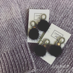 再販6♡ビーズ刺繍のファーピアス♡ブラック