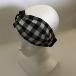 beige×Blackのチェック柄のクロスターバン
