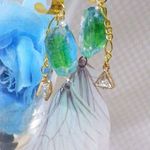 透ける羽根が綺麗な緑イヤーカフ(金具変更可)