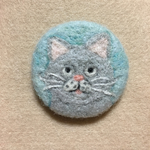  羊毛フェルトブローチ   猫  グレ猫