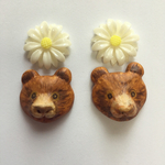 マーガレットとクマのピアス（イヤリング） 