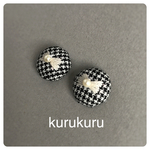 千鳥格子柄 リボン刺繍のくるみボタンピアス【イヤリング可】