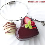 ハートのチョコレートケーキのキーリング（ベリー）