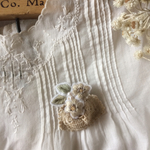 ᯽ フェルト刺繍とアンティークレースのブローチ᯽Ivory  （10/26(木)21時より販売いたします)