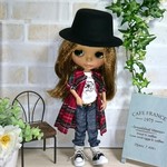 No.1047(再販)  赤タータンチェックの羽織もののコーデ